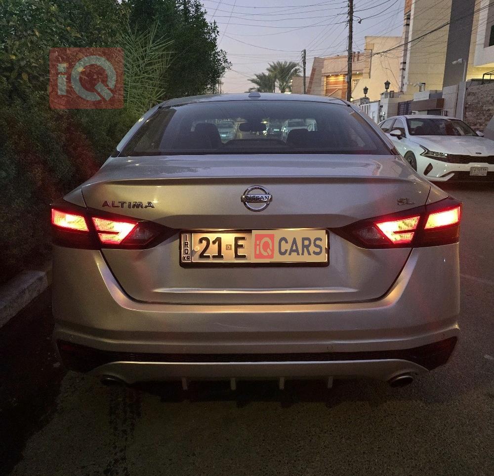 نيسان ألتيما